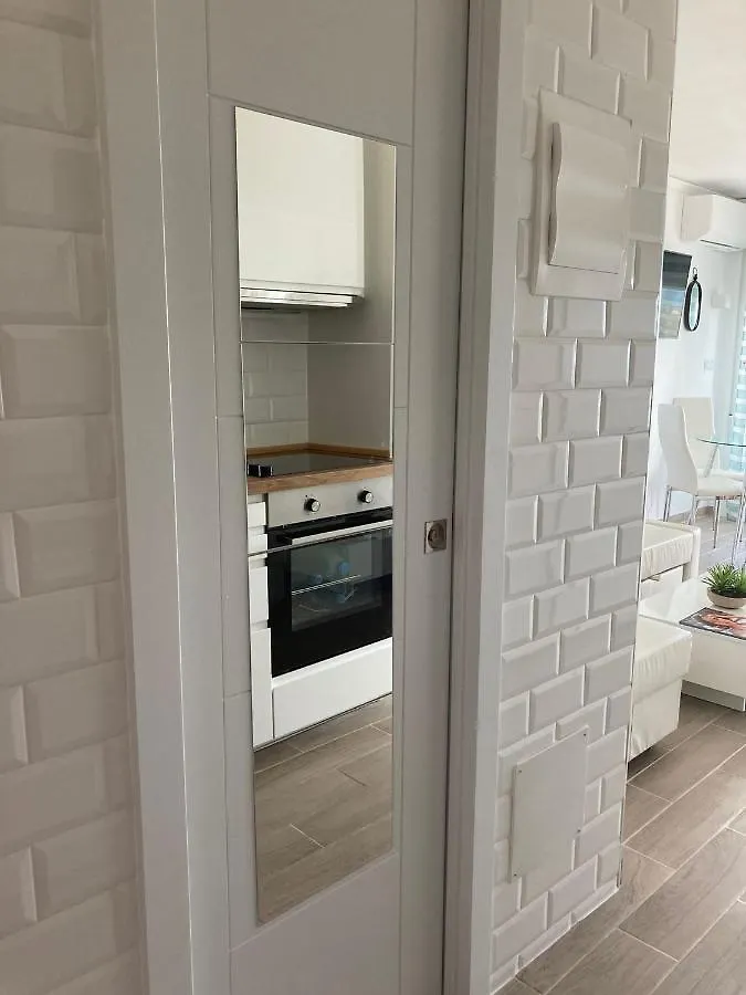 דירות מארבלה Renovated Modern Elegant Studio With Sea View ספרד